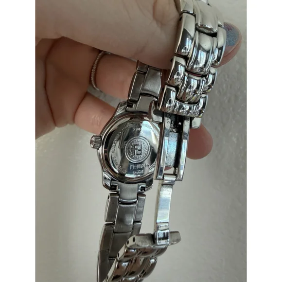 Fendi Orologi Women's Swiss Made Watch #210L Silver